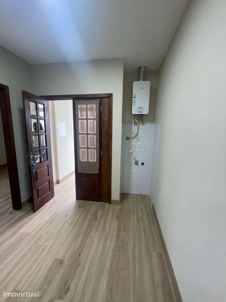 Apartamento totalmente remodelado no centro de Oliveira de Azeméis - Grande imagem: 2/9