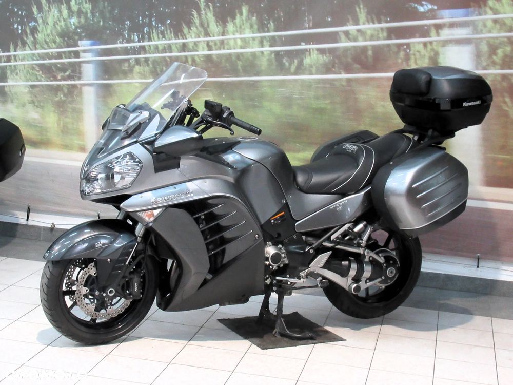 Kawasaki GTR - 10