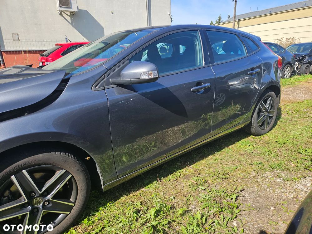Volvo V40 T2 - 3