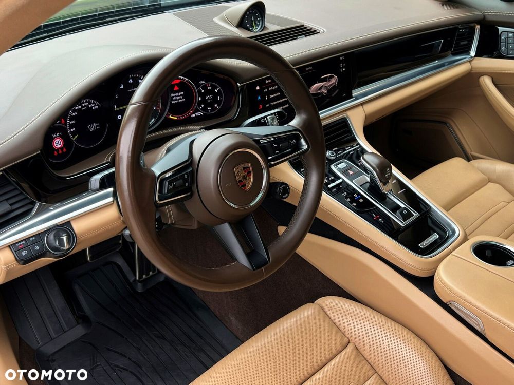 Porsche Panamera - 17