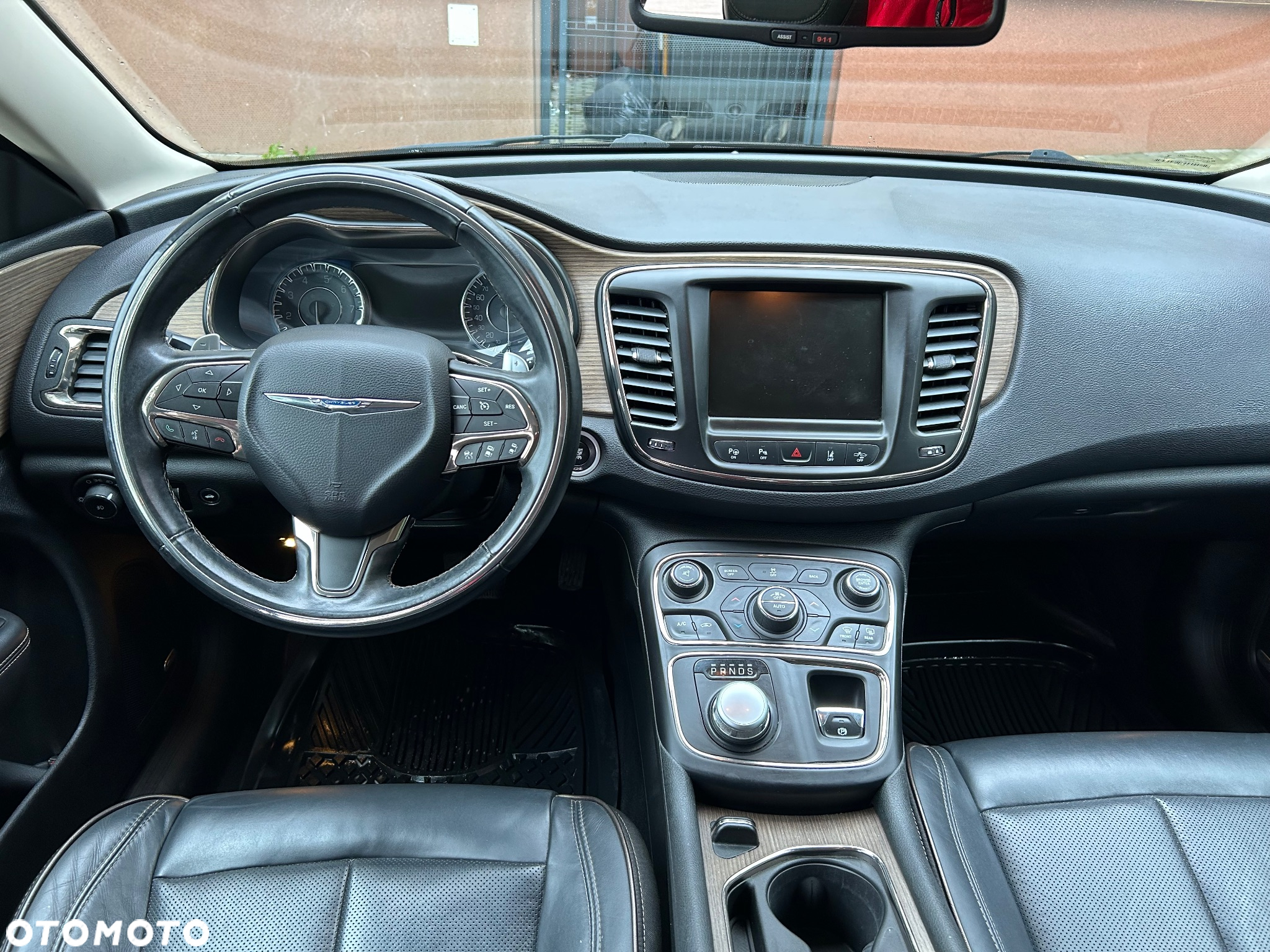 Chrysler 200 - 4