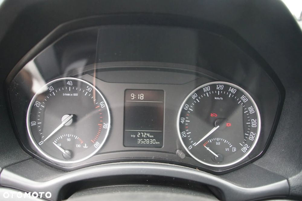 Auto na części - Skoda Octavia II Lift 1.6 MPI 102 KM BSE LVN LF9E 2011R Silnik Skrzynia Drzwi Maska Błotnik Zderzak Klapa Lampa Lusterko Klamka Szyba Deska Kokpit Sterownik Moduł Czujnik Licznik Panel Kierownica - 12