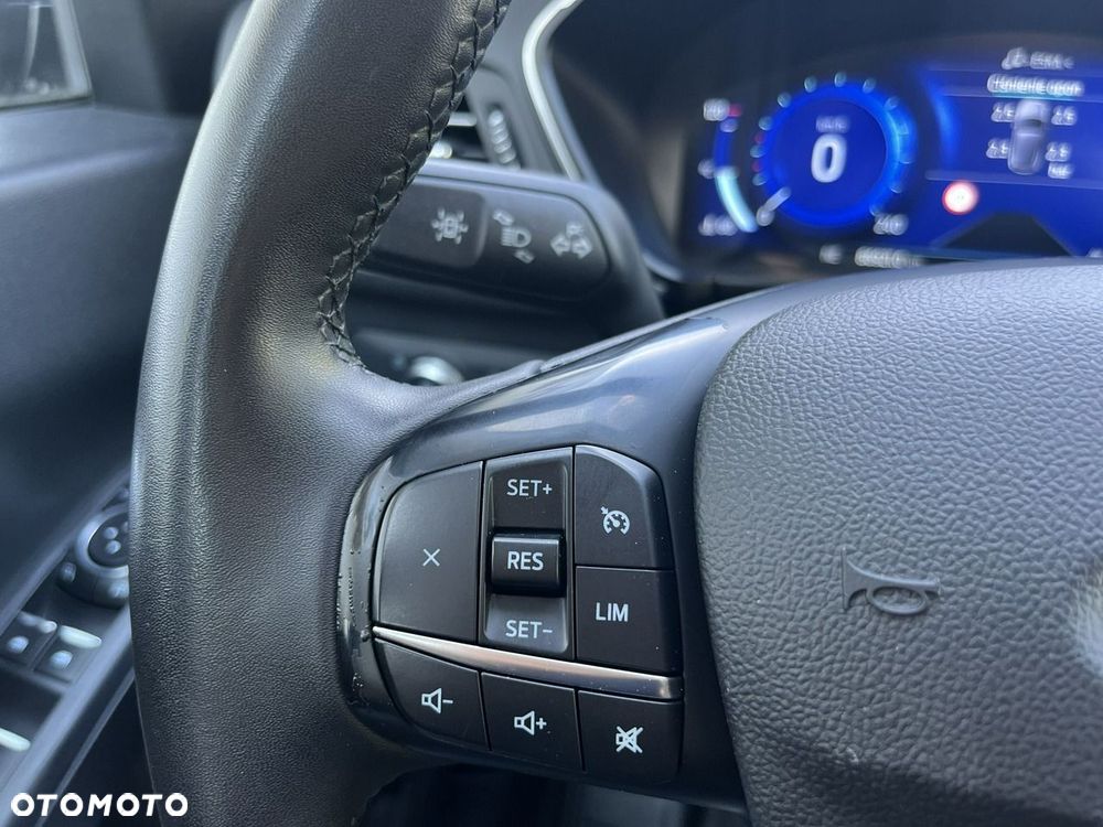 Ford Kuga 1.5 EcoBoost TITANIUM - 23