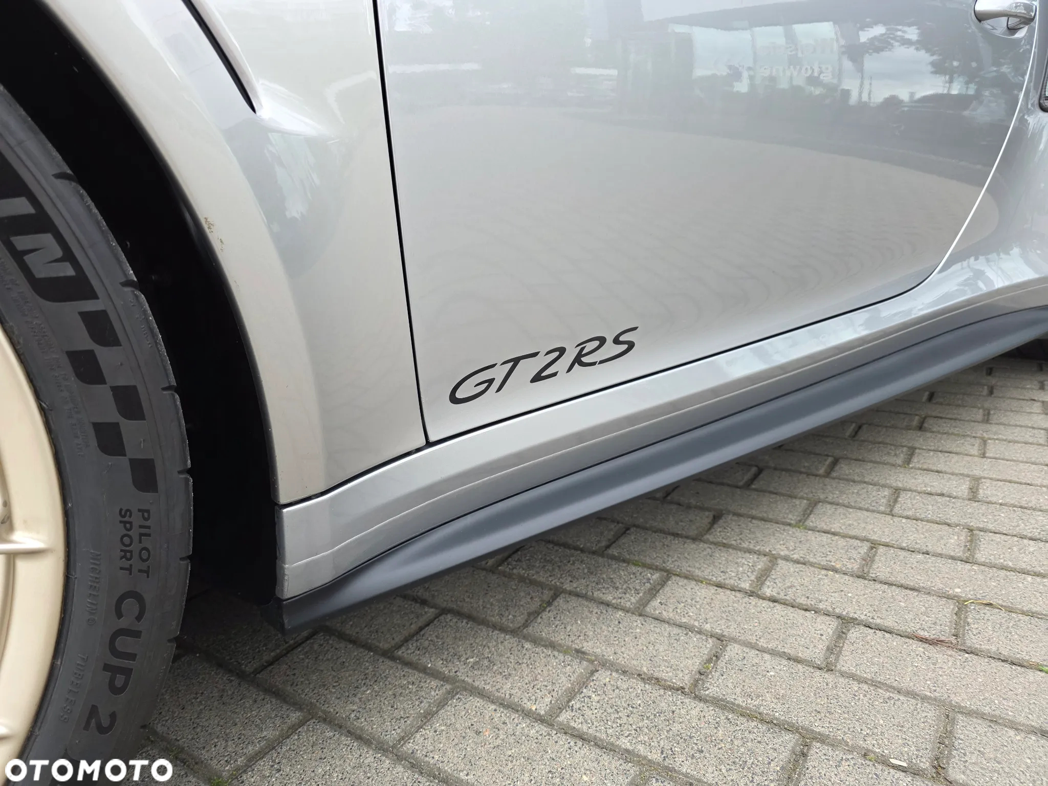 Porsche 911 GT2 RS - 8