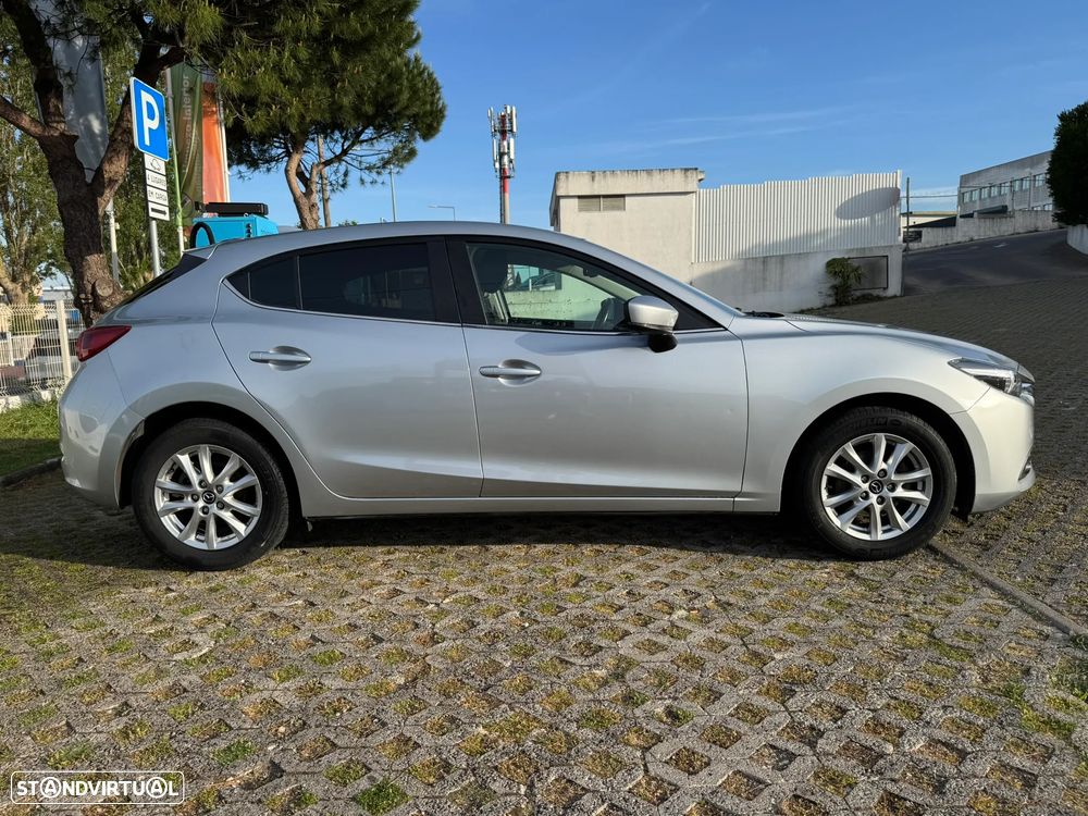 Mazda 3 Hatchback 1.5 Sky-G Evolve Navi - 8
