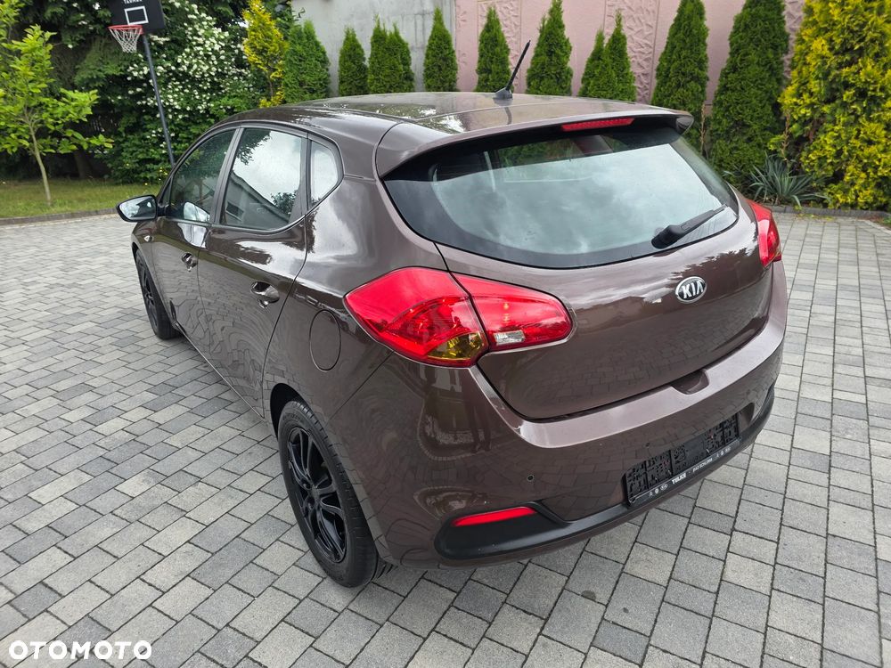Kia Ceed 1.6 GDI Dream-Team Edition - 35