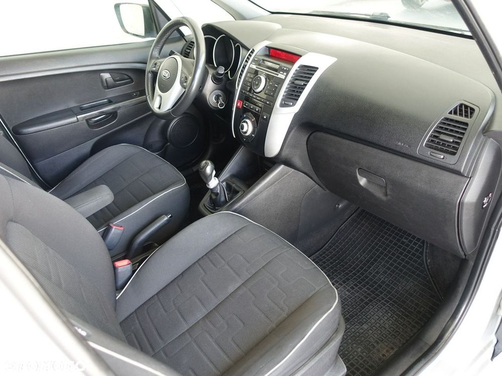 Kia Venga - 17