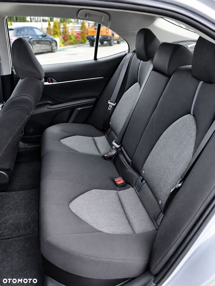 Toyota Camry 2.5 Hybrid Comfort CVT - 22