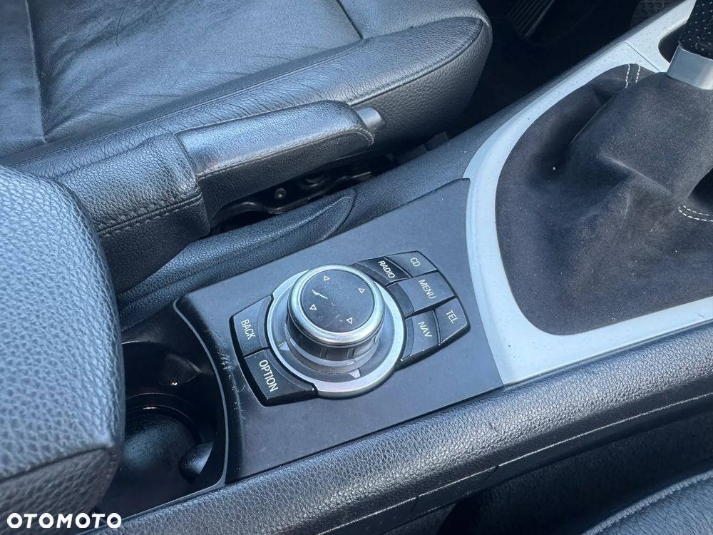 BMW Seria 1 120d DPF Edition Sport - 28