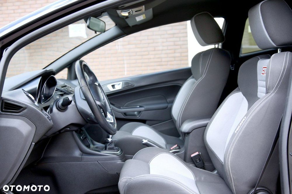 Ford Fiesta ST - 18