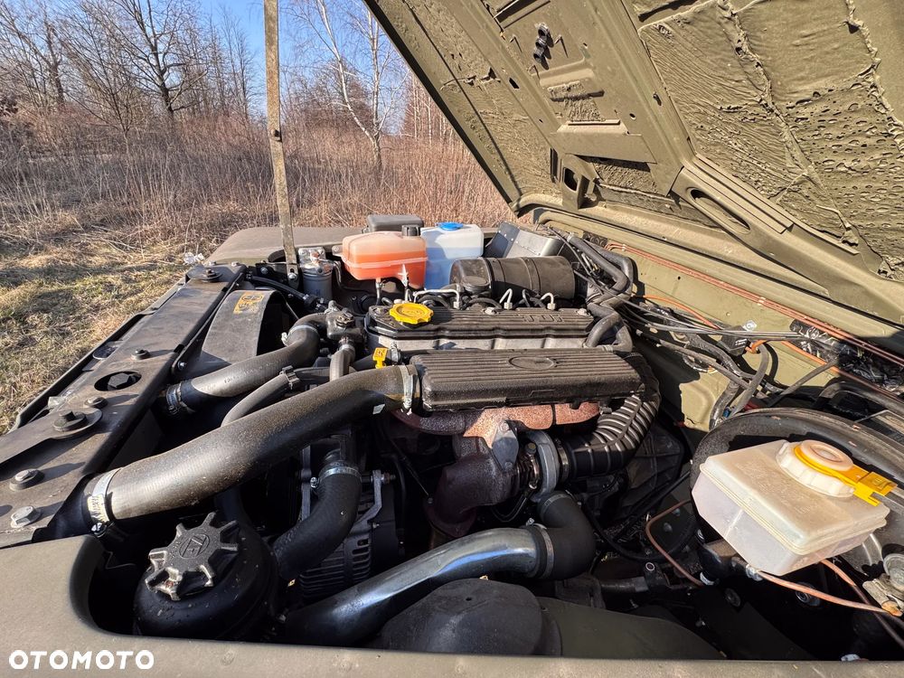 Land Rover Defender - 8