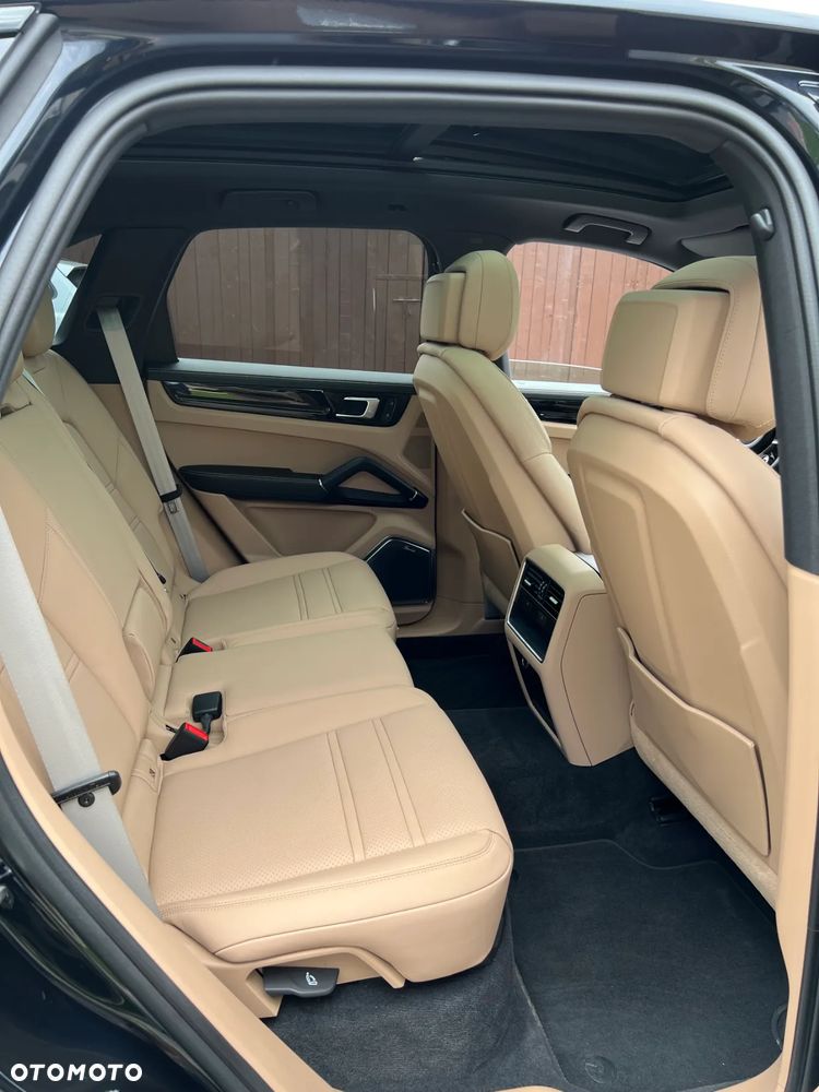 Porsche Cayenne E-Hybrid Platinum Edition - 12