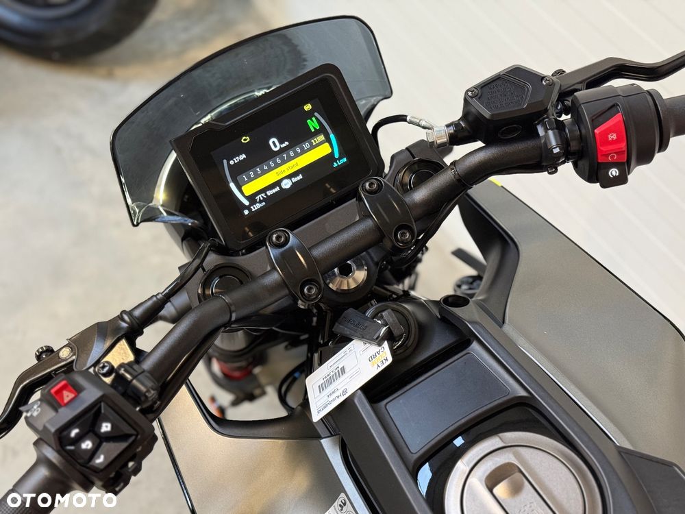 Husqvarna Svartpilen - 28