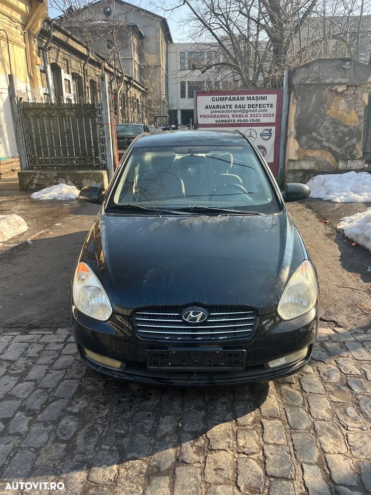 Dezmembrez Hyundai Accent 3 negru 2008 1,4 benzina 71KW - 8