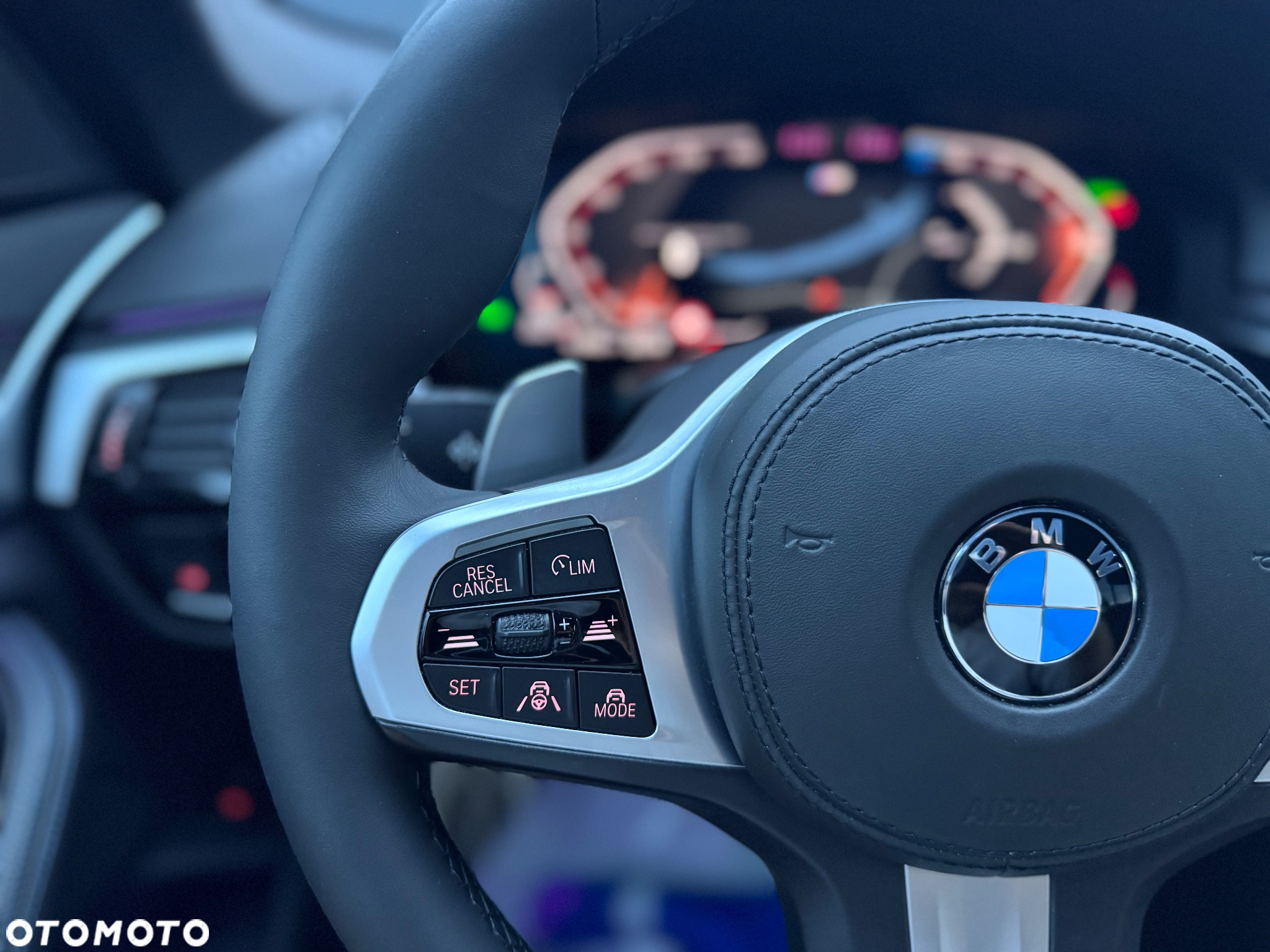 BMW Seria 5 520d xDrive Touring M Sport Edition - 22