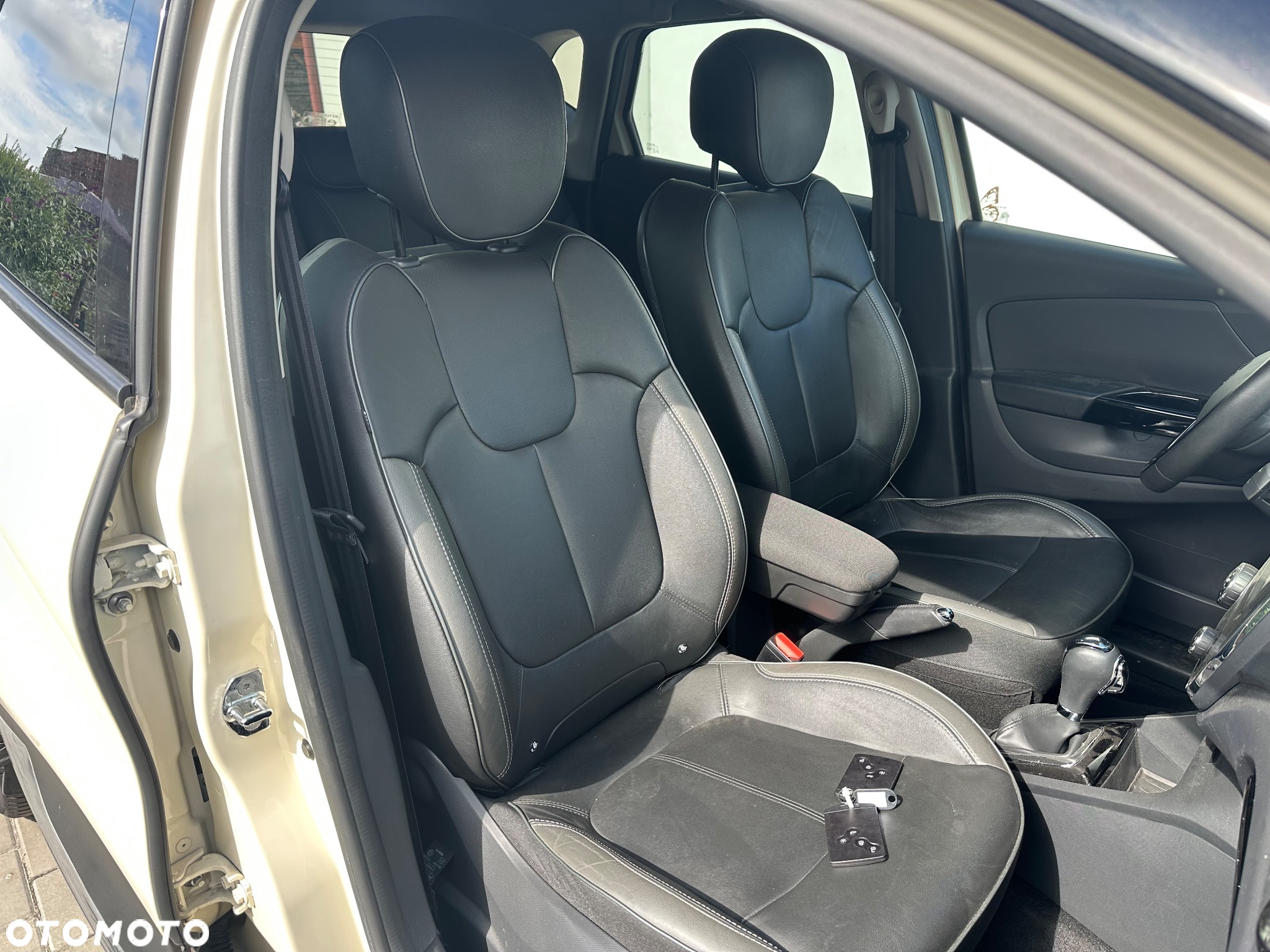 Renault Captur 1.2 Energy TCe Limited EDC - 30