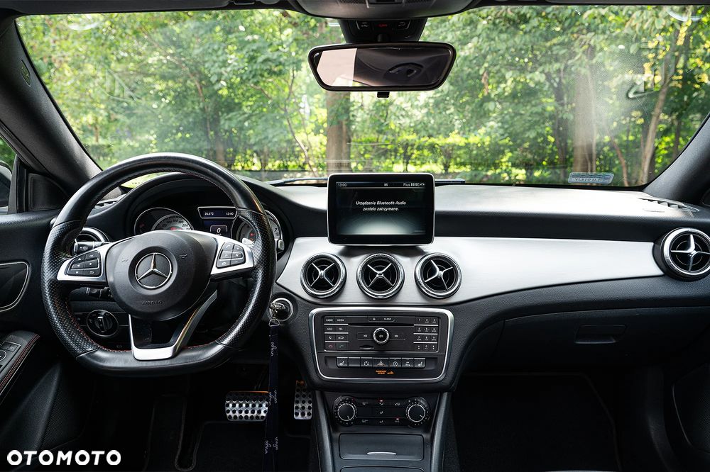 Mercedes-Benz CLA 200 7G-DCT AMG Line - 11