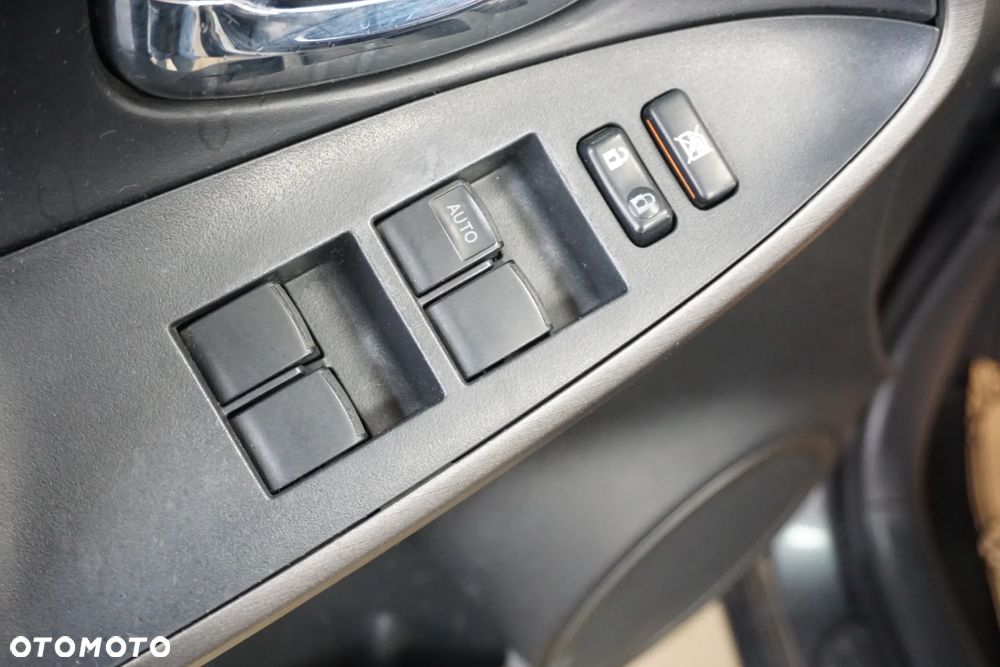 Toyota RAV4 2.2 D-4D 4x4 - 28