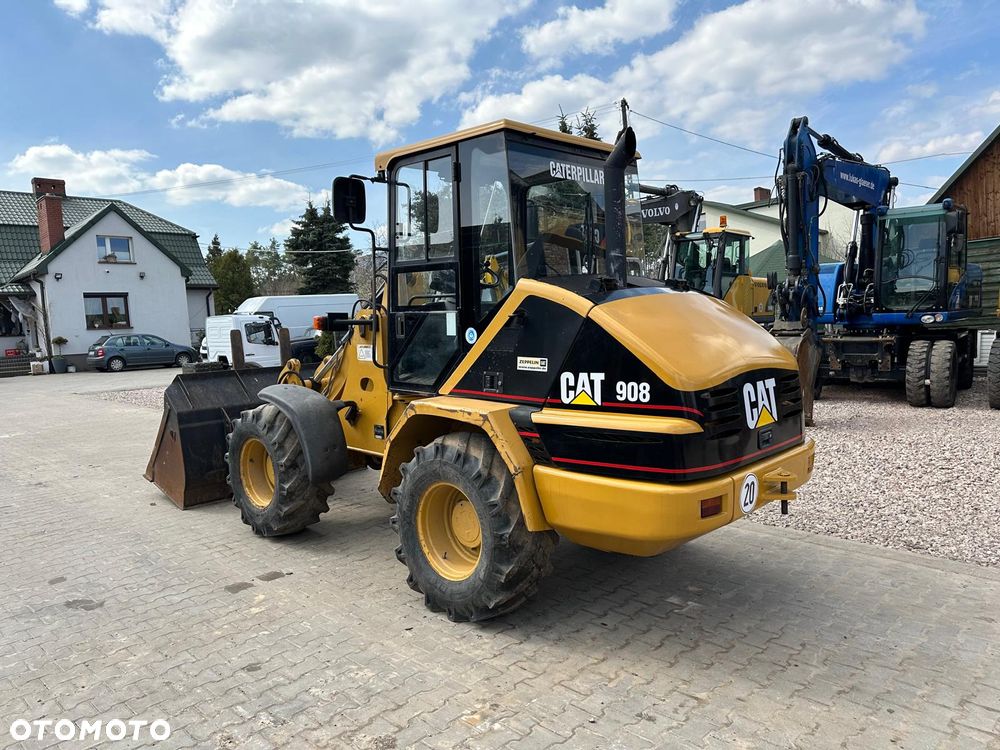 Caterpillar CAT 908 - 2