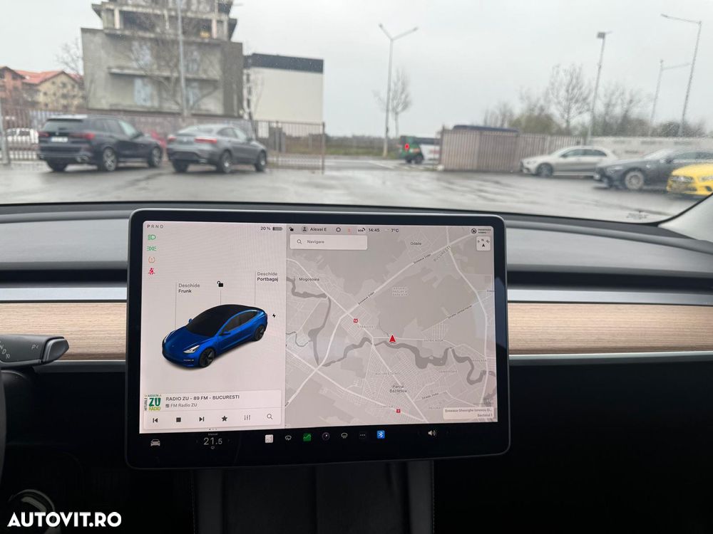 Tesla Model 3 - 10