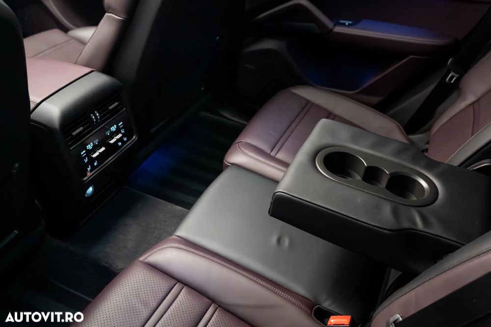 Porsche Cayenne - 34