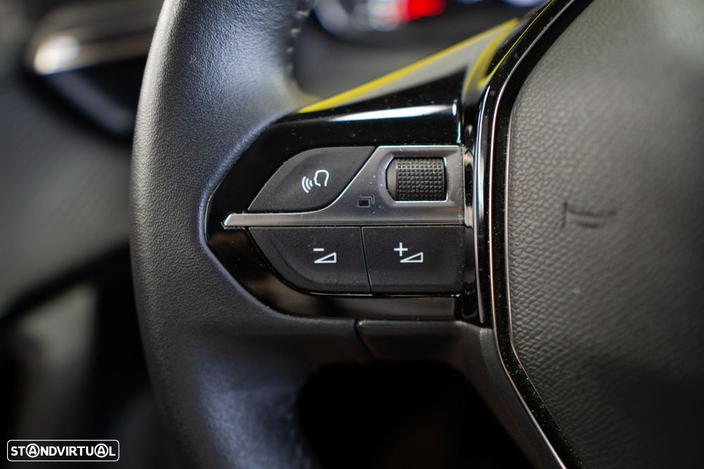 Peugeot 2008 1.5 BlueHDi Allure - 17