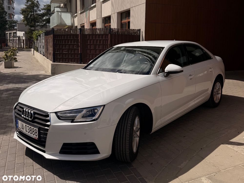 Audi A4 Limousine - 1
