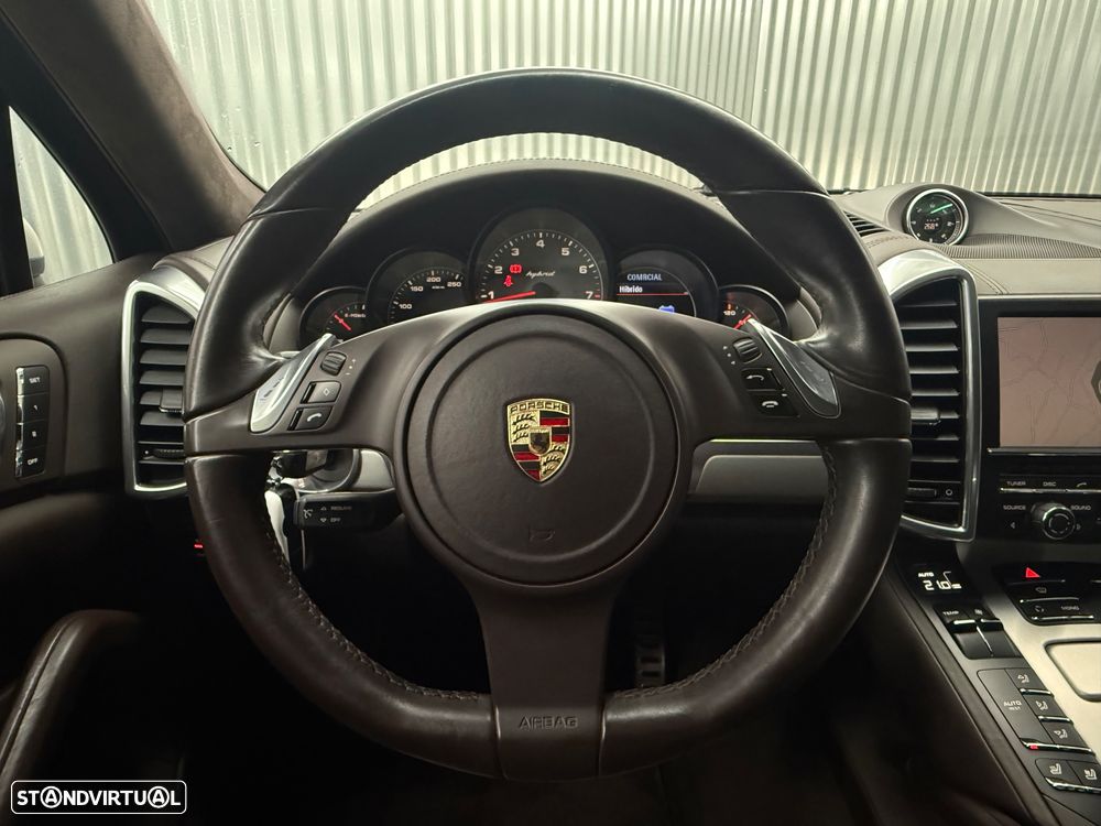 Porsche Cayenne S - 9