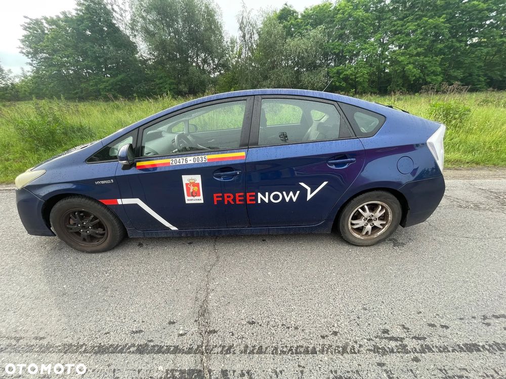 Toyota Prius 1.8 HSD Sol - 9