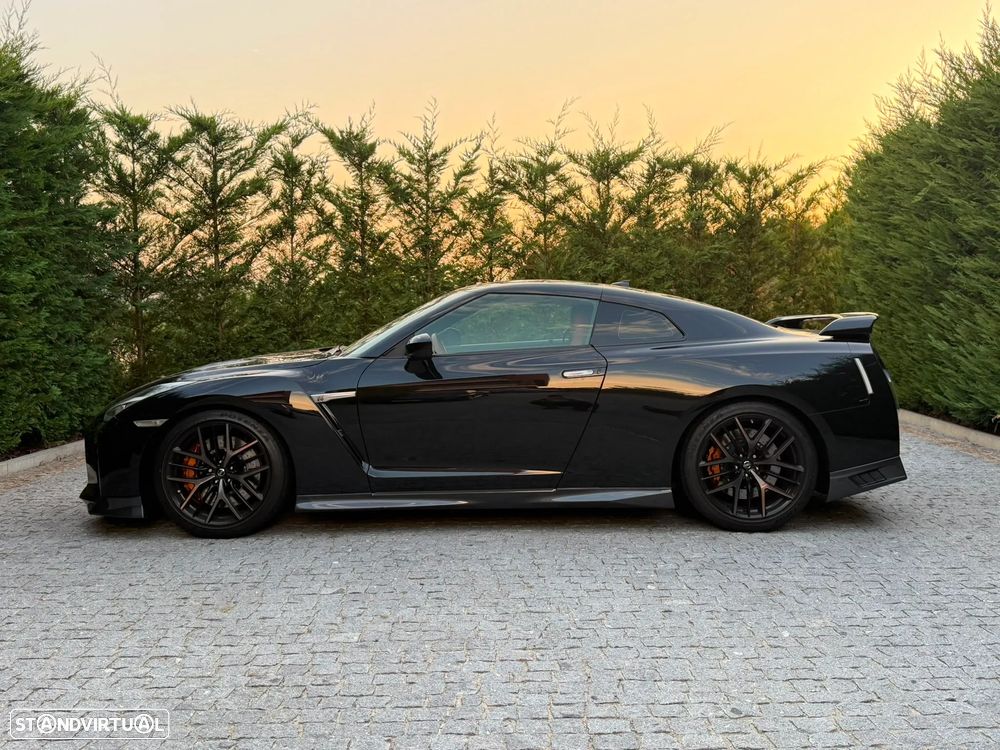 Nissan GT-R Prestige Edition - 5