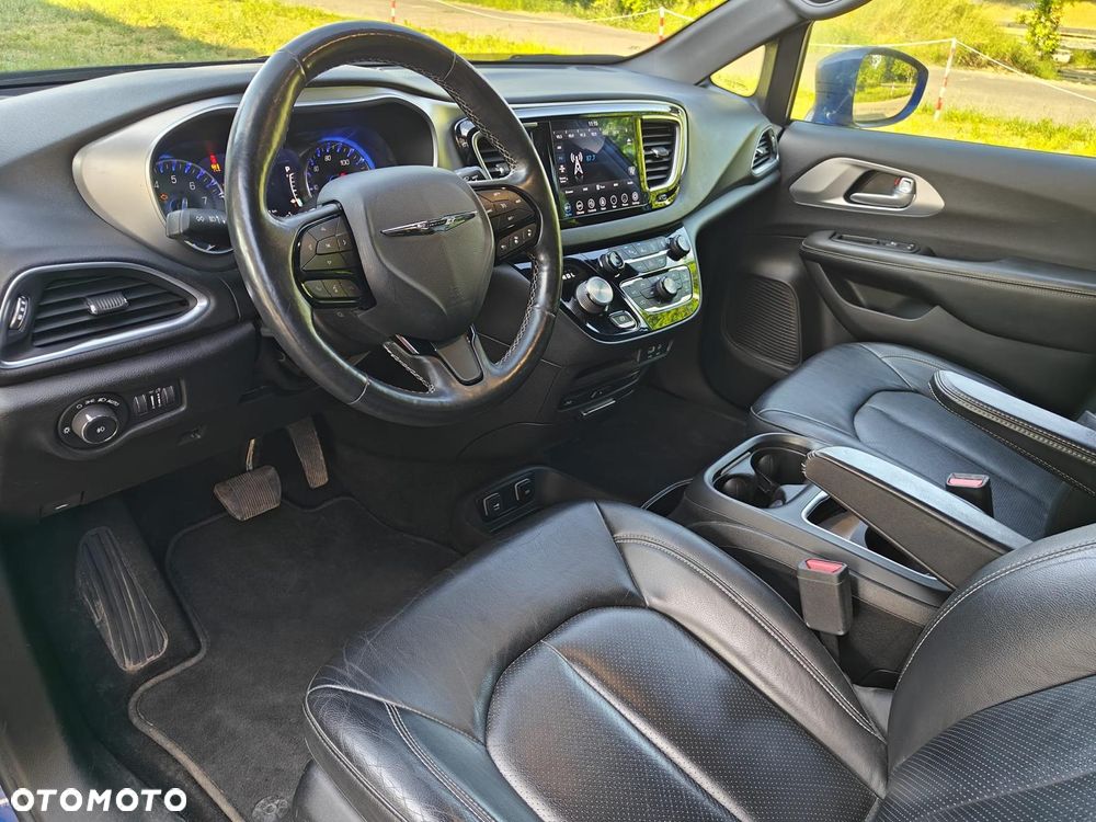 Chrysler Pacifica - 3