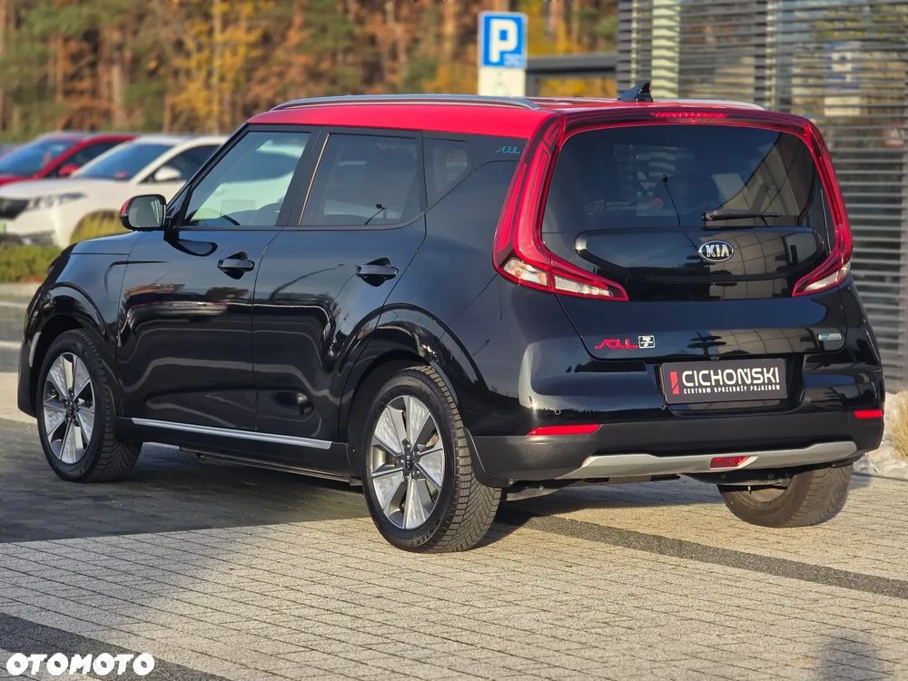 Kia Soul 64kWh L - 12