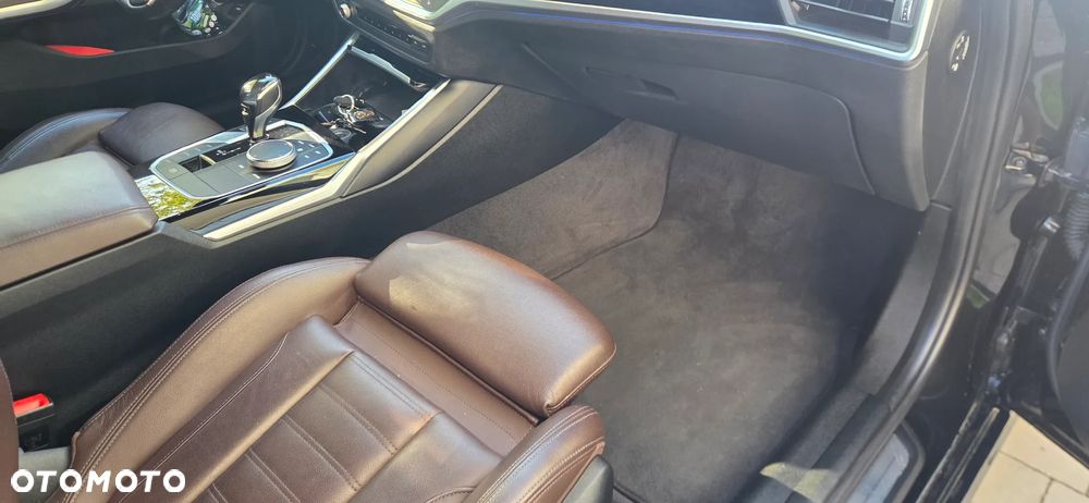 BMW Seria 3 318d Sport Line - 26