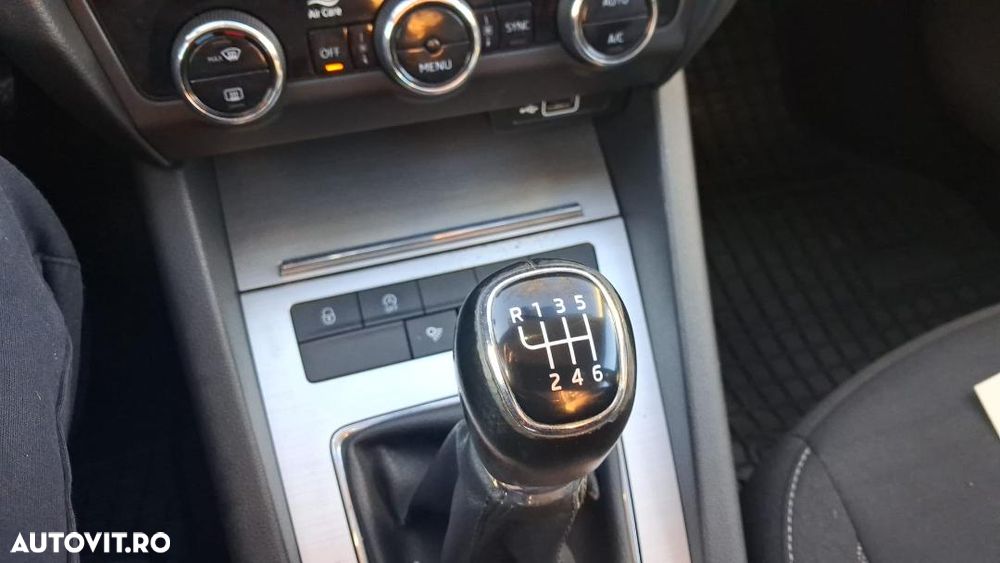Skoda Octavia 2.0 TDI ELEGANCE - 8