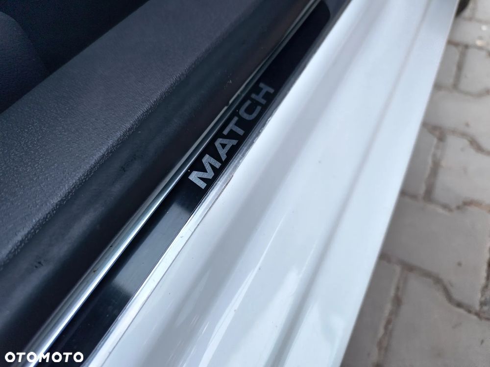 Volkswagen Touran 2.0 TDI DPF BlueMotion Technology MATCH - 28