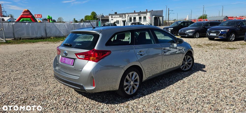 Toyota Auris 1.8 HSD Luna - 2