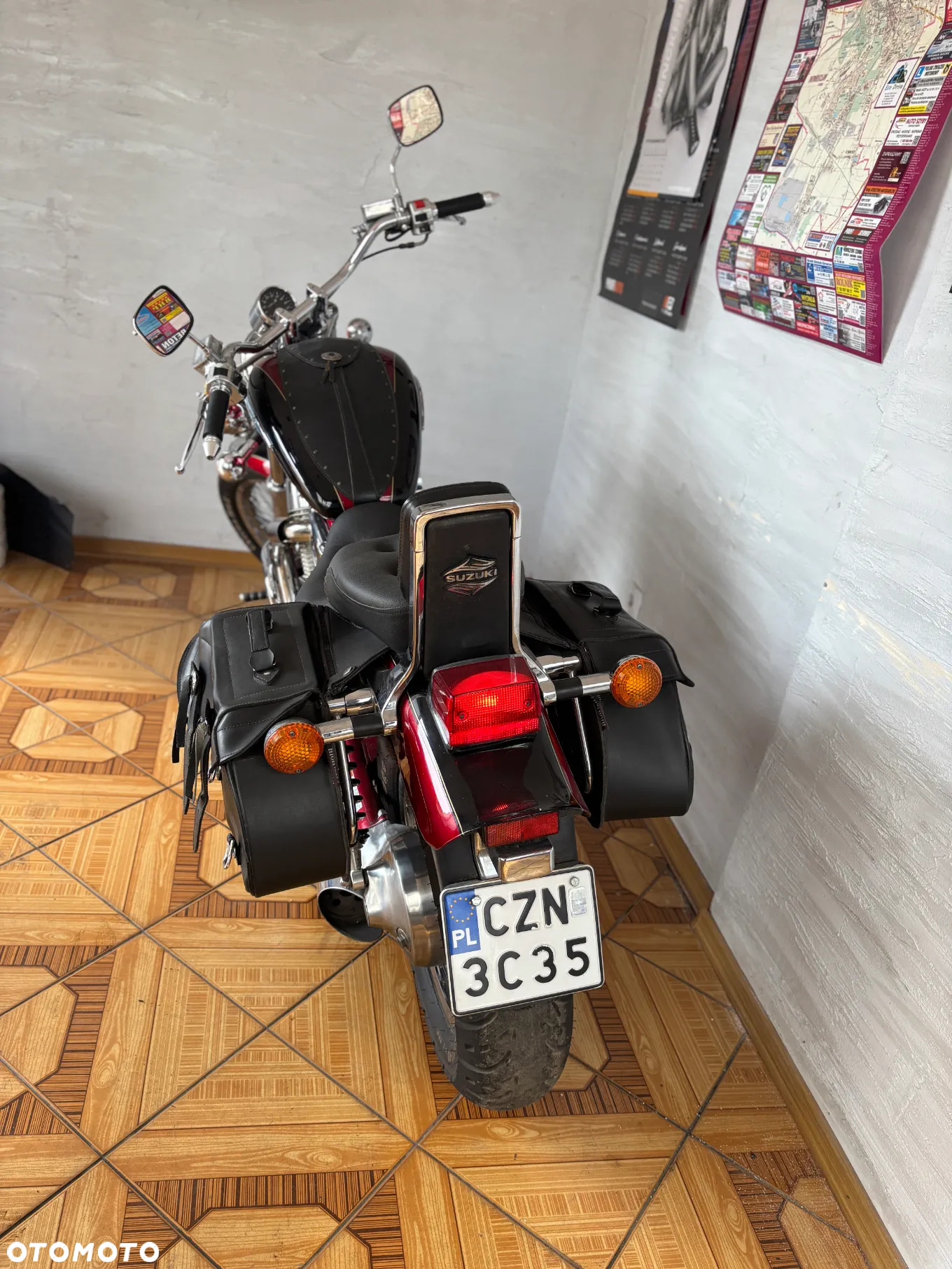 Suzuki Intruder - 8