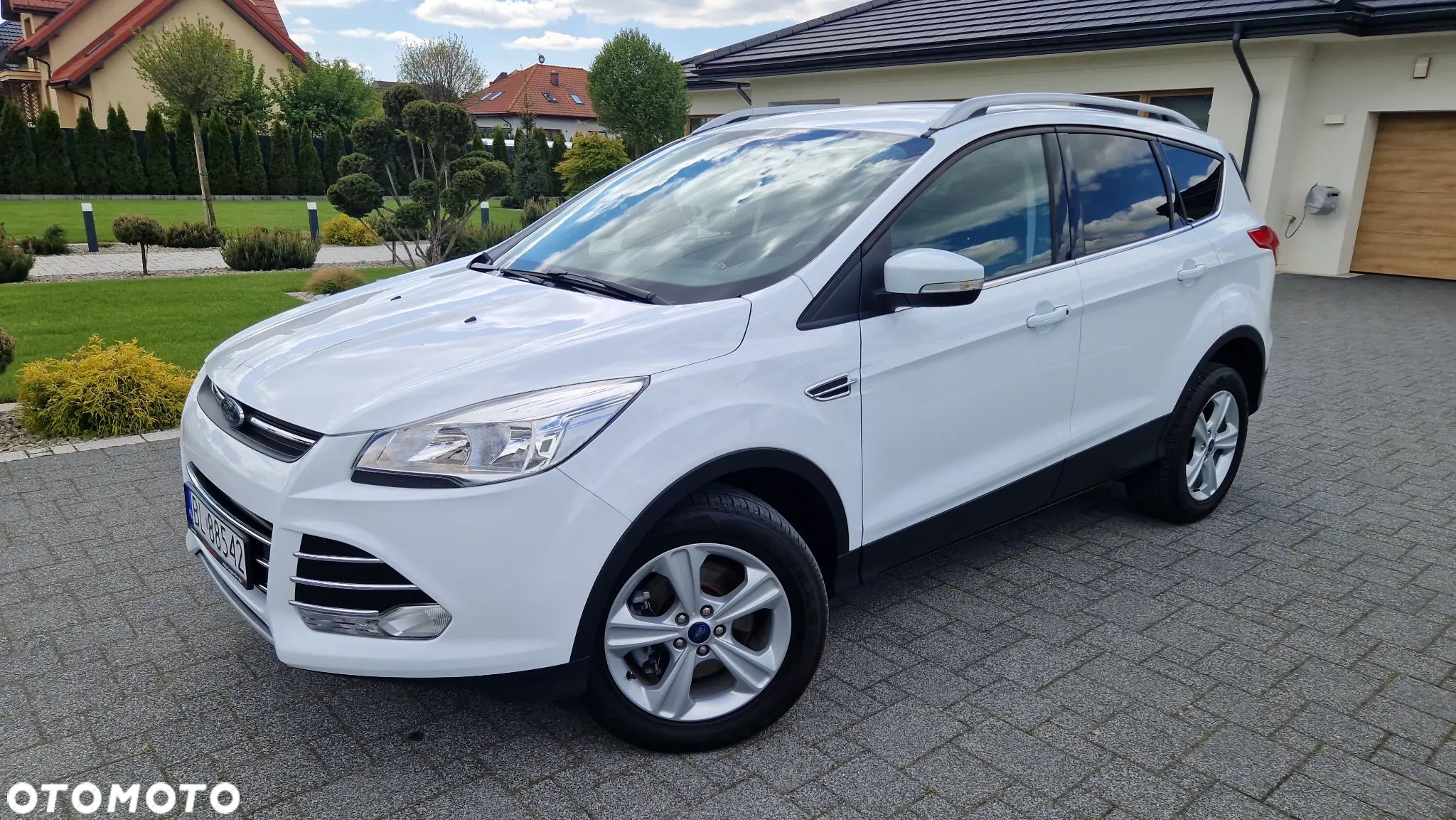 Ford Kuga 2.0 TDCi 2x4 Titanium - 1