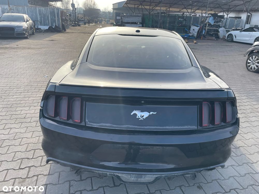 Ford Mustang - 6
