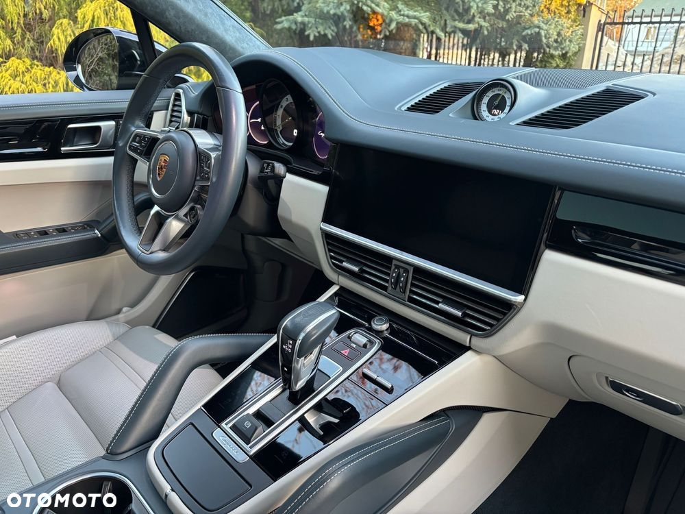 Porsche Cayenne Coupe E-Hybrid - 14