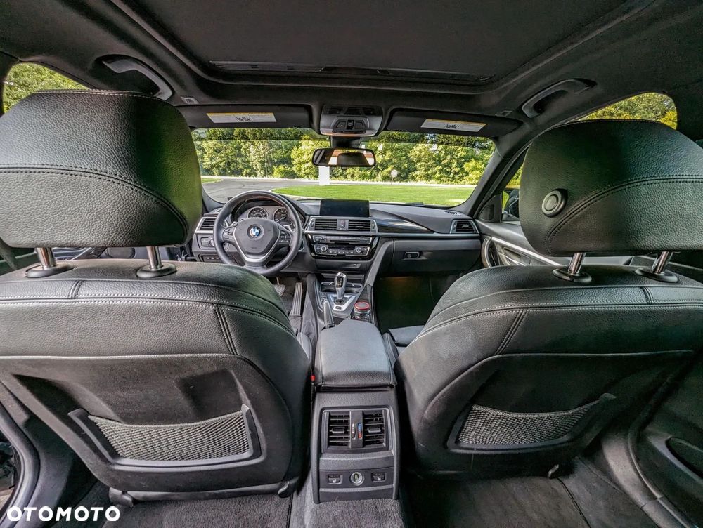 BMW Seria 3 330i xDrive Edition M Sport Shadow - 15