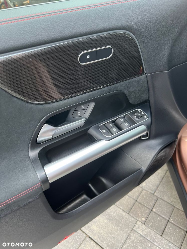 Mercedes-Benz GLA 200 AMG Line - 5