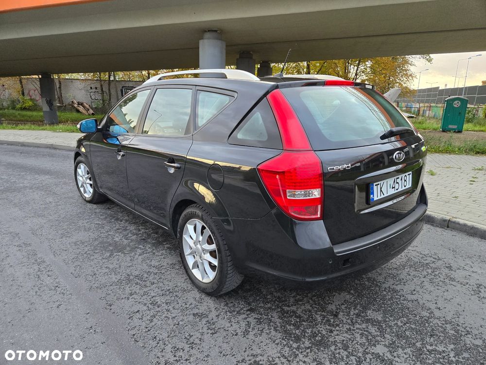 Kia Ceed Cee'd 1.6 Crdi Comfort + - 7