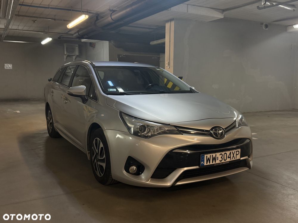 Toyota Avensis 1.6 D-4D Active - 3