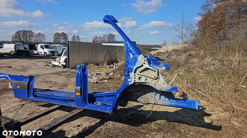 MERCEDES SPRINTER 907 bok lewy ćwiartka - 2