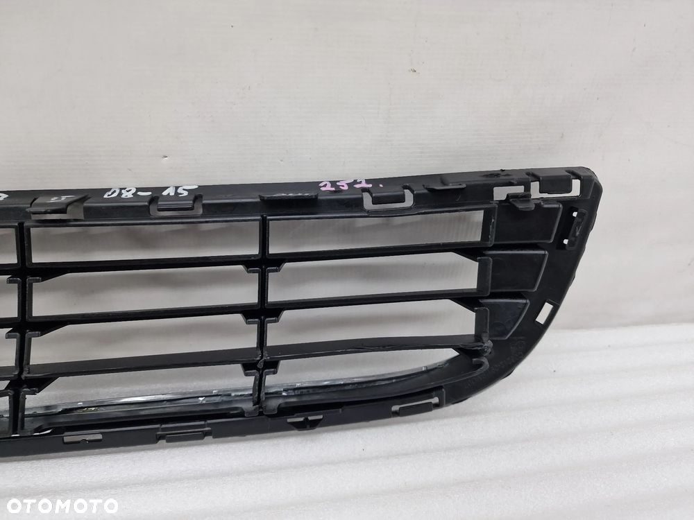 CITROEN BERLINGO / PEUGEOT PARTNER III 12-15 KRAKA ŚRODKOWA ZDERZAKA PRZEDNIEGO , NR 9677603677 , NR AUKCJI K252 - 12