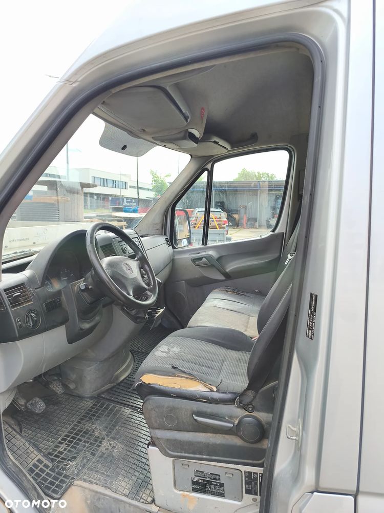Mercedes-Benz Sprinter - 12