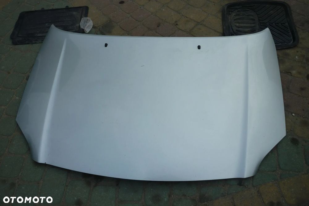 maska Toyota Avensis T25 lift - 1