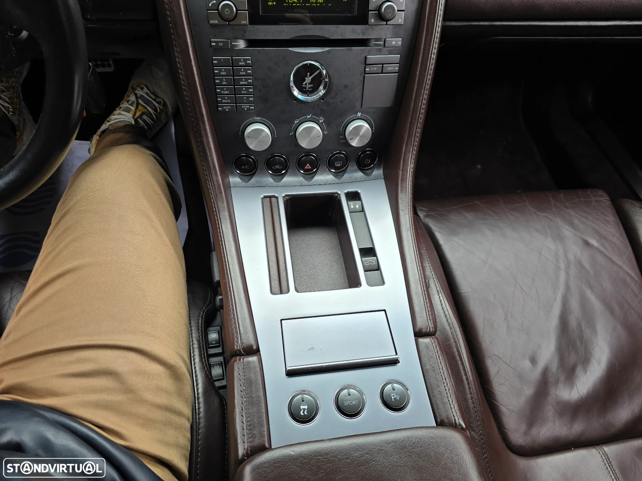 Aston Martin DB9 Coupe - 18