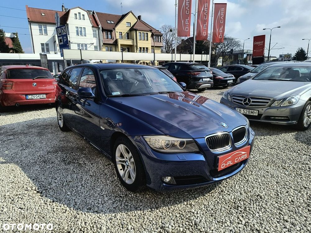 BMW Seria 3 318i - 4
